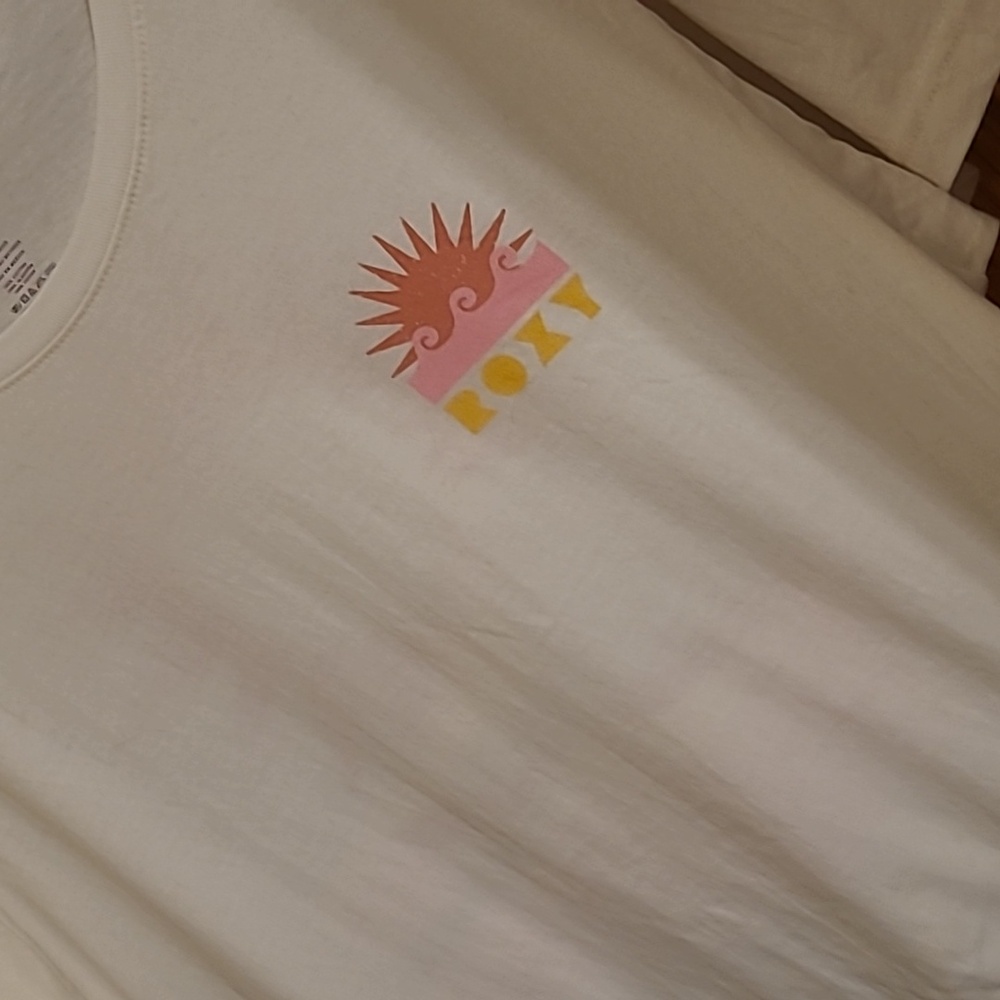 Roxy Tshirt .. xxl 16 .. Short Sleeve ..‎